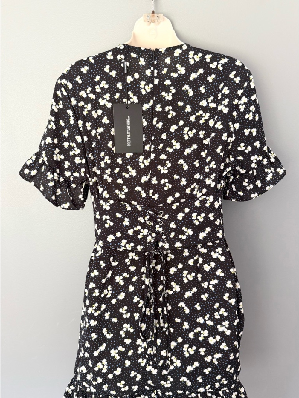 PrettyLittleThing Black w/blue polka dot Floral Ruffle Sleeve lightweight Dress - Picture 10 of 16